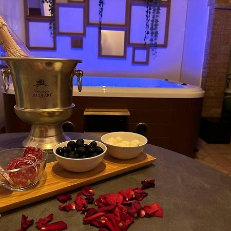 Relax Nella Jacuzzi In Toscana Коле Вал д'Елза Екстериор снимка