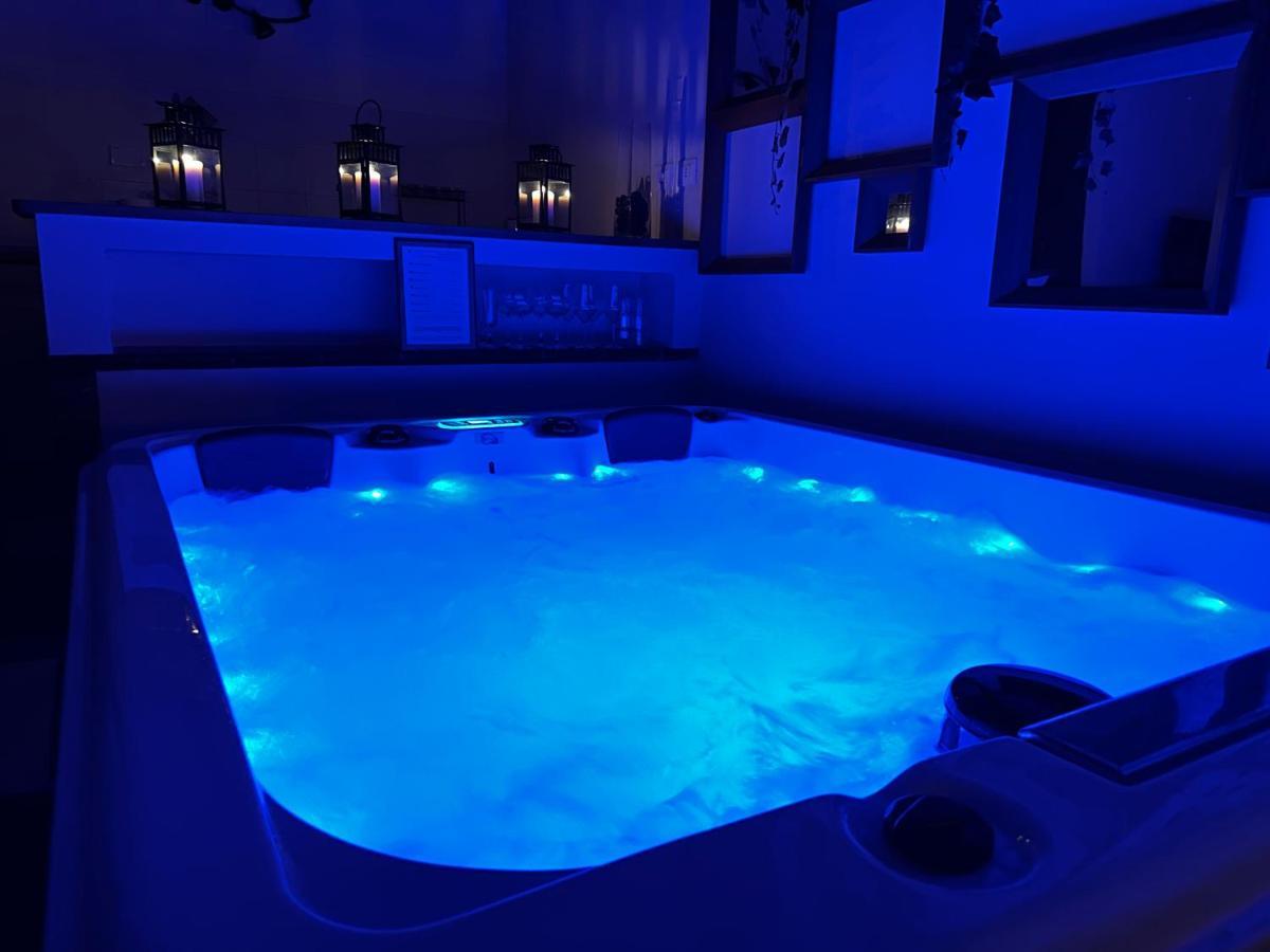 Relax Nella Jacuzzi In Toscana Коле Вал д'Елза Екстериор снимка