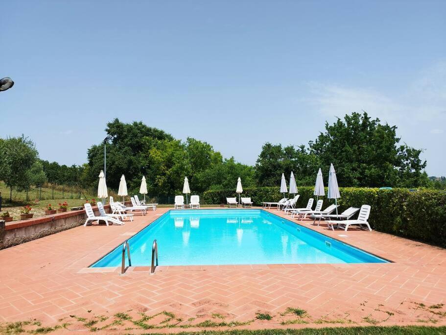 Relax Nella Jacuzzi In Toscana Коле Вал д'Елза Екстериор снимка